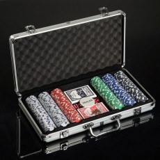 Покер в металлическом кейсе (2 колоды, фишки 300 шт с/номиналом, 5 кубиков), 21 х 39.5 см
